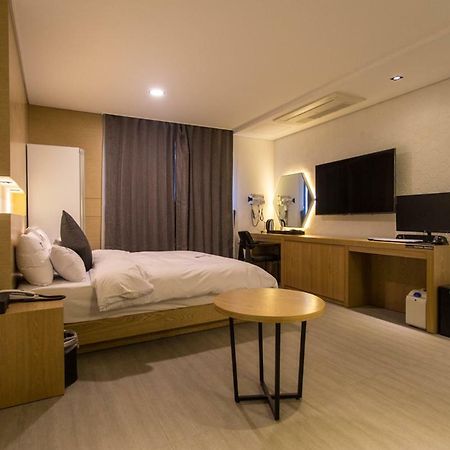 The City Hotel จอนจู ภายนอก รูปภาพ