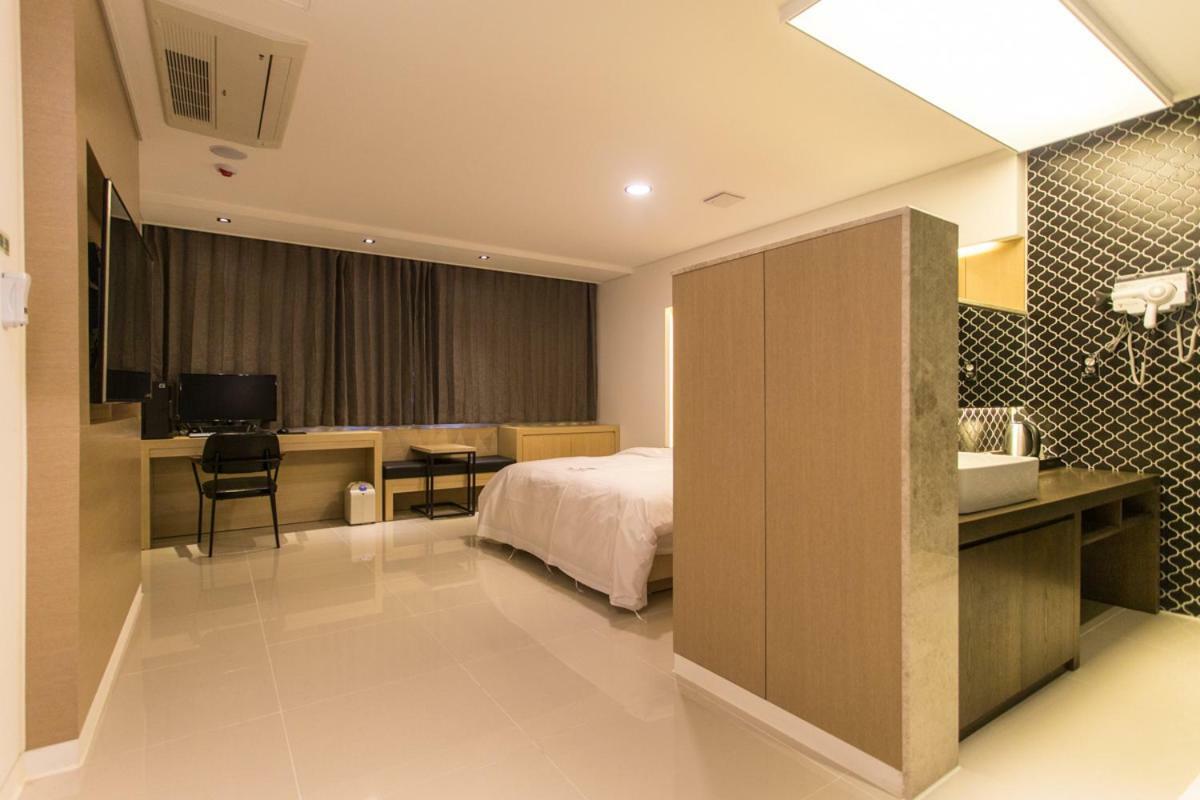 The City Hotel จอนจู ภายนอก รูปภาพ