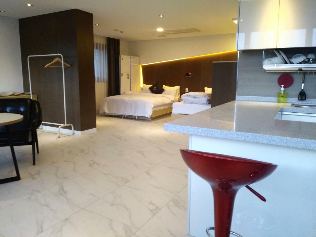 The City Hotel จอนจู ภายนอก รูปภาพ
