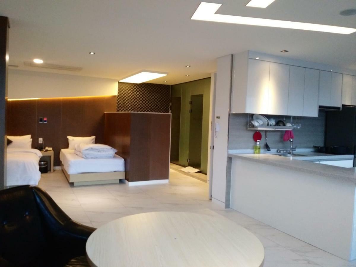 The City Hotel จอนจู ภายนอก รูปภาพ